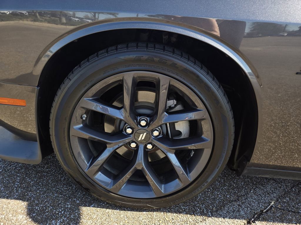 Used 2023 Dodge Challenger R/T w/ Blacktop Package image 23