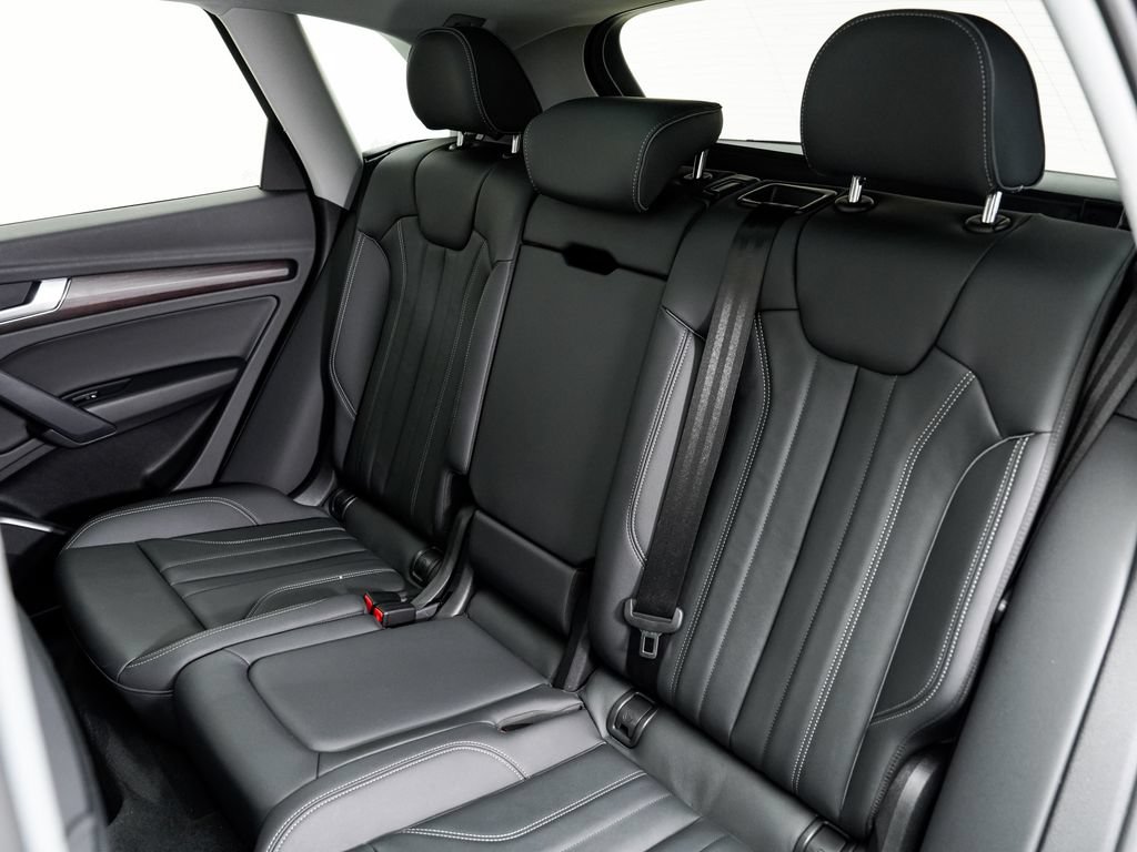 Used 2023 Audi Q5 e Premium w/ Convenience Package AWD/4WD image 24