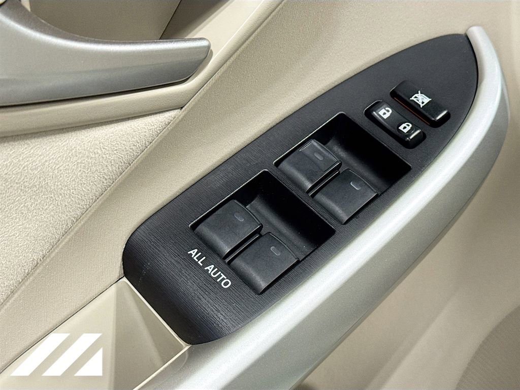 Used 2015 Toyota Prius Three FWD image 18