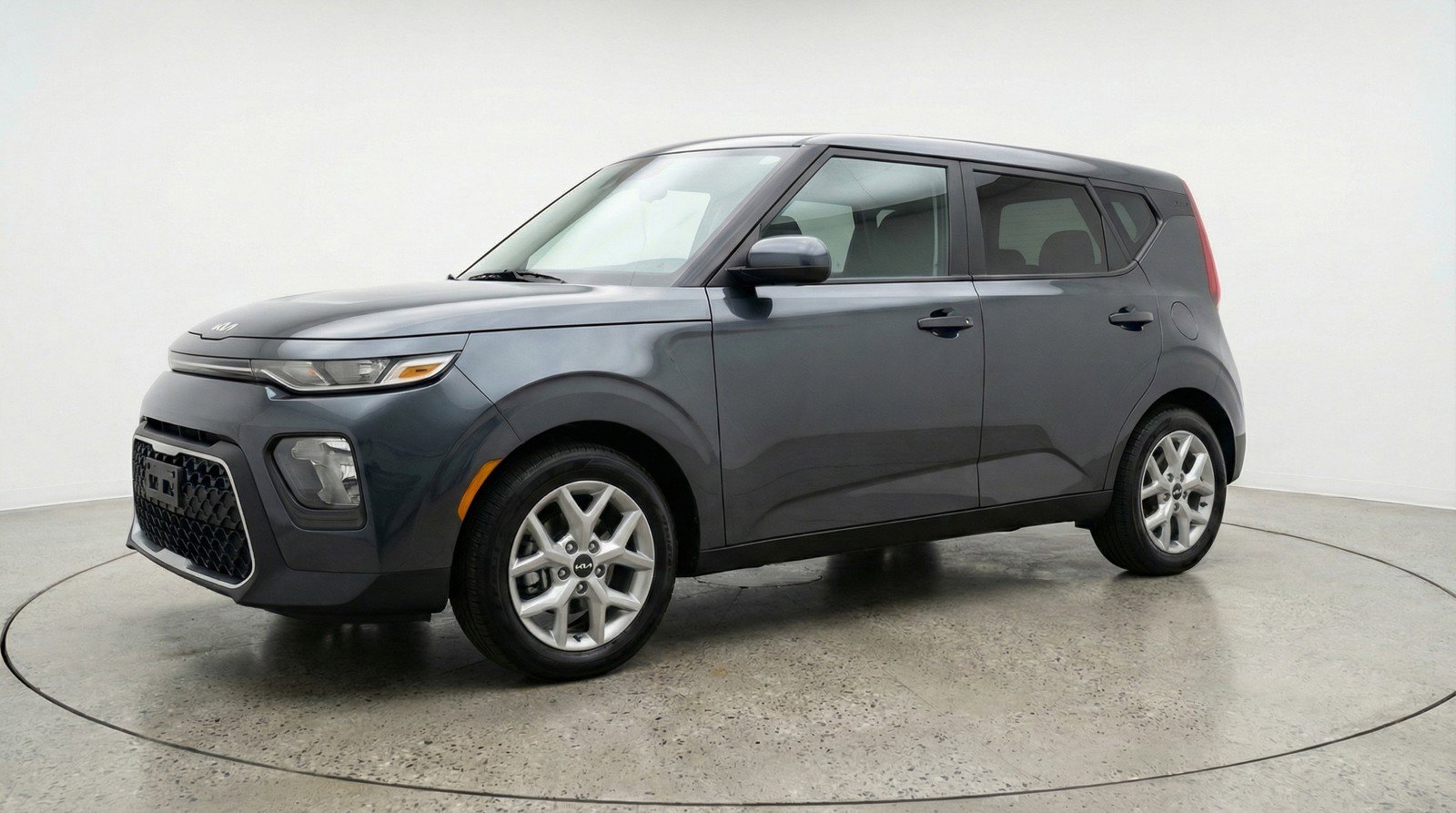 Used 2025 Kia Soul LX w/ LX Technology Package image 3