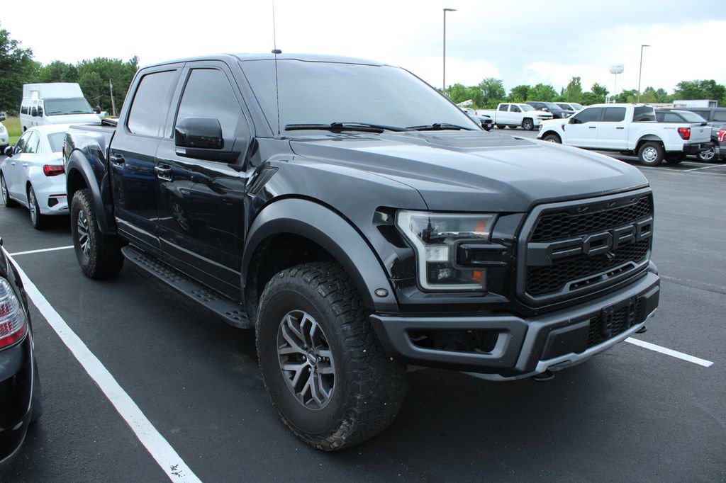 Used 2018 Ford F150 Raptor w/ Equipment Group 802A Luxury AWD/4WD image 3