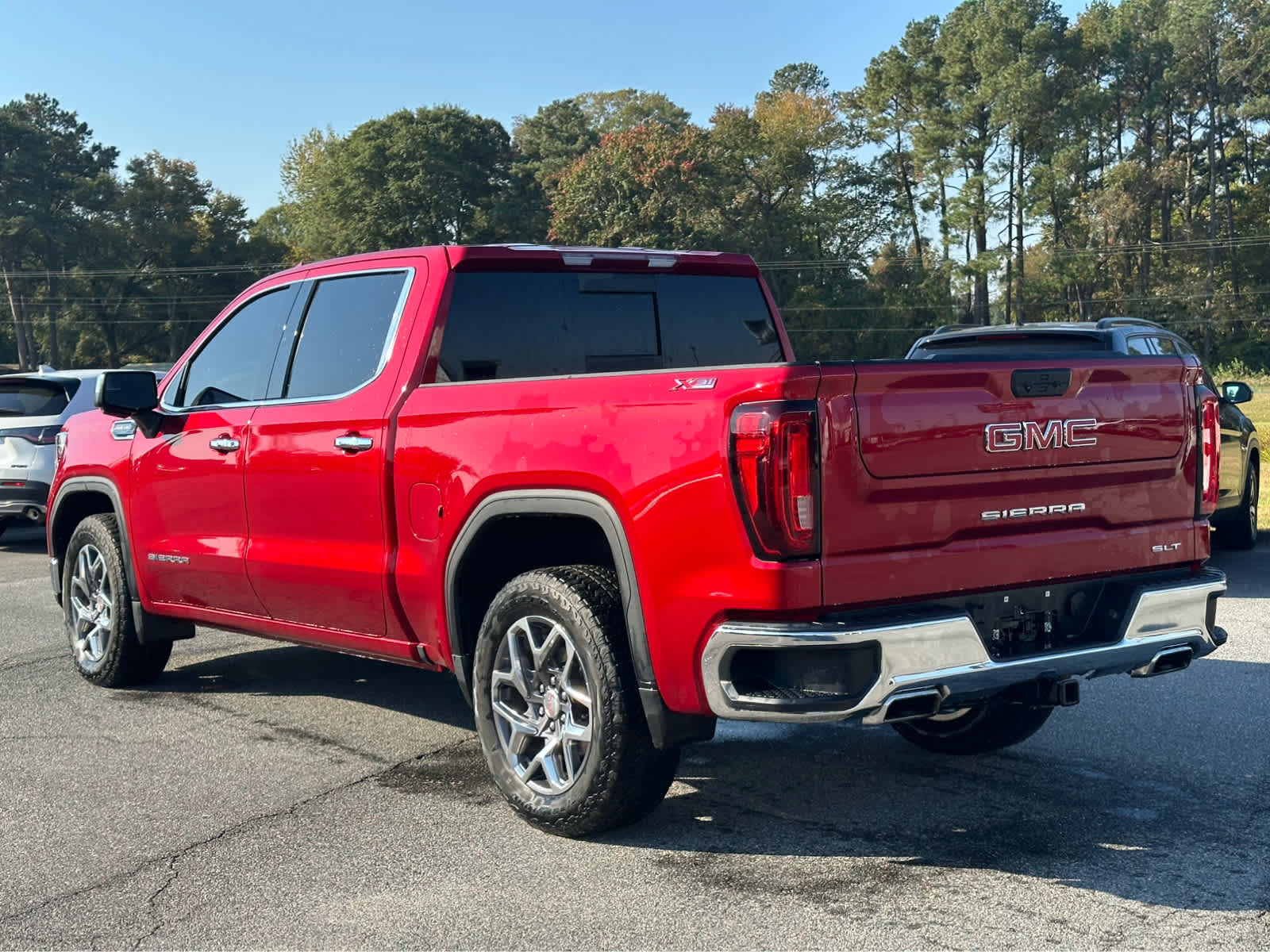 Used 2024 GMC Sierra 1500 SLT w/ SLT Convenience Package AWD/4WD image 8