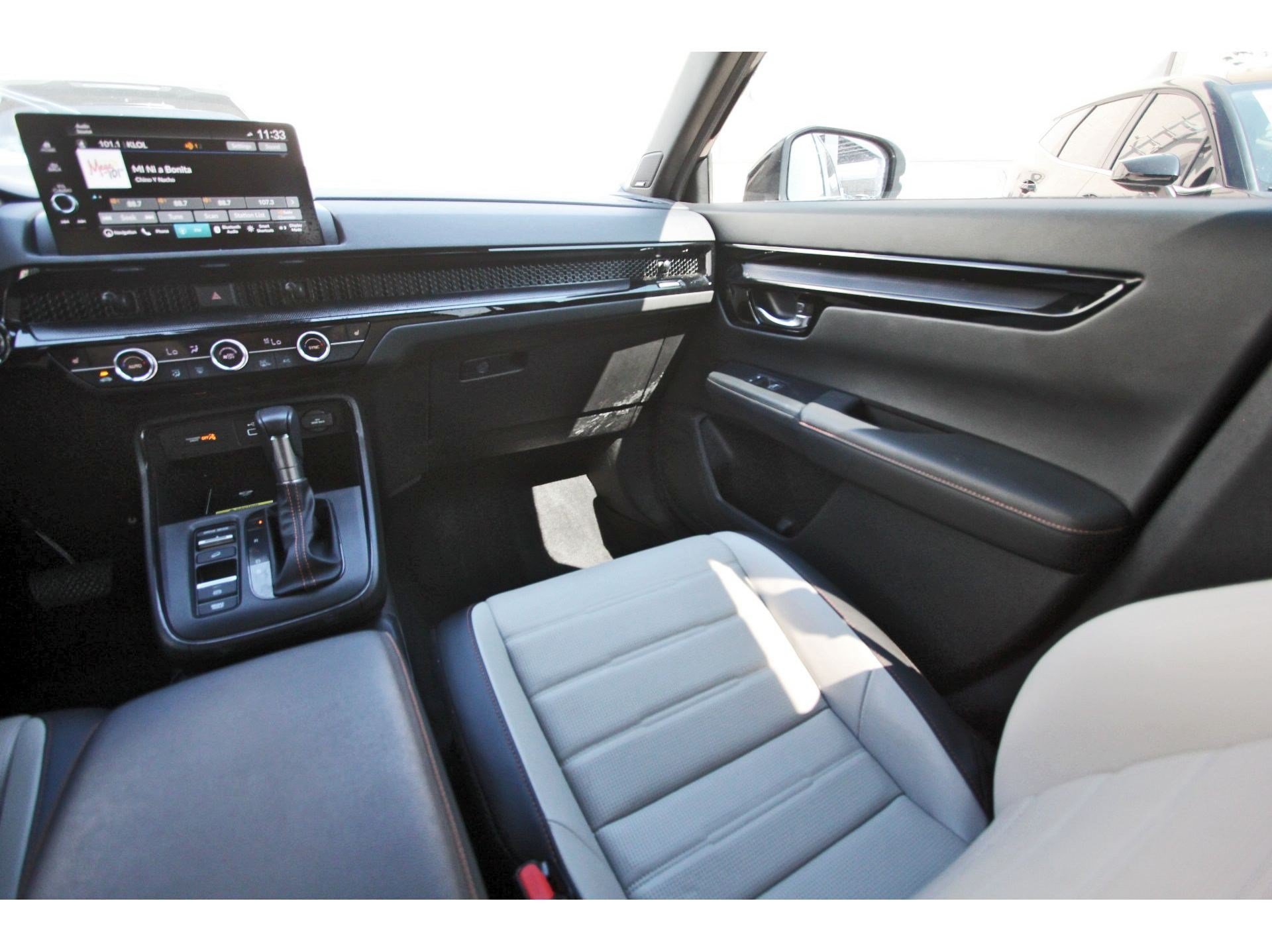 Used 2025 Honda CR-V Sport Touring image 12