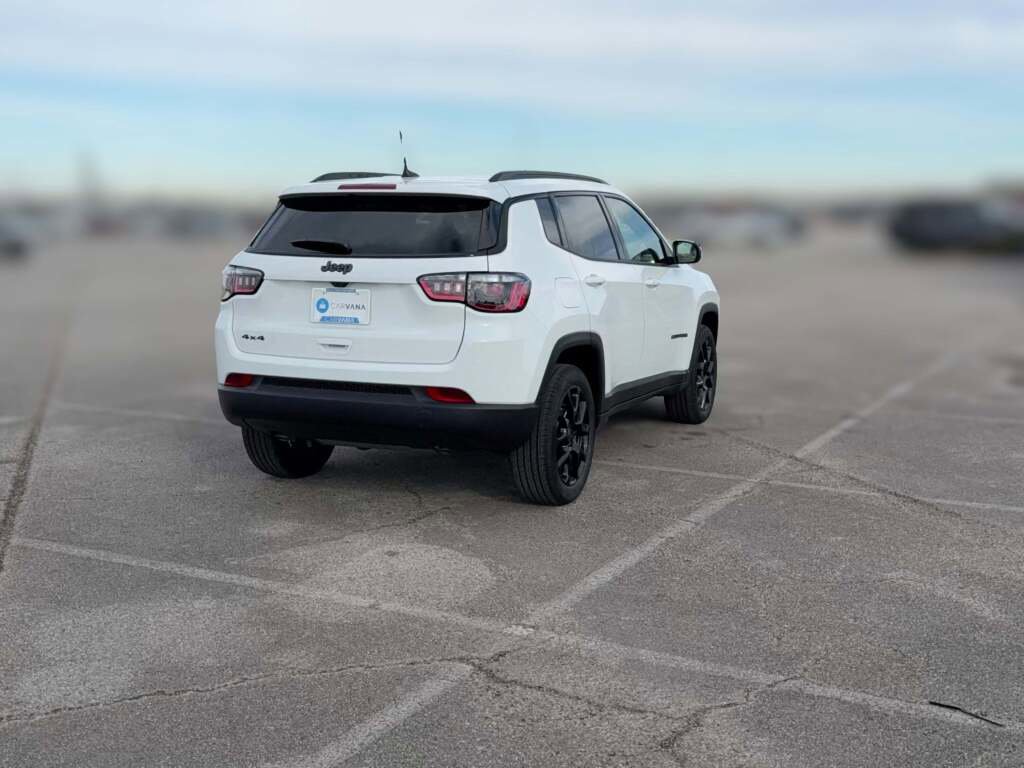 New 2026 Jeep Compass Latitude image 11