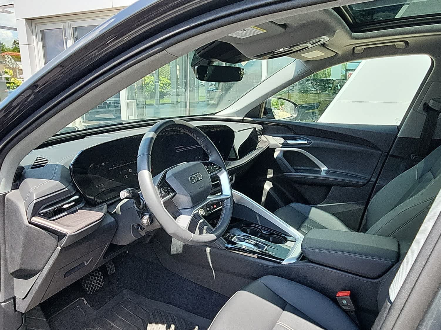 Certified 2025 Audi Q5 Premium w/ Convenience Package AWD/4WD image 5