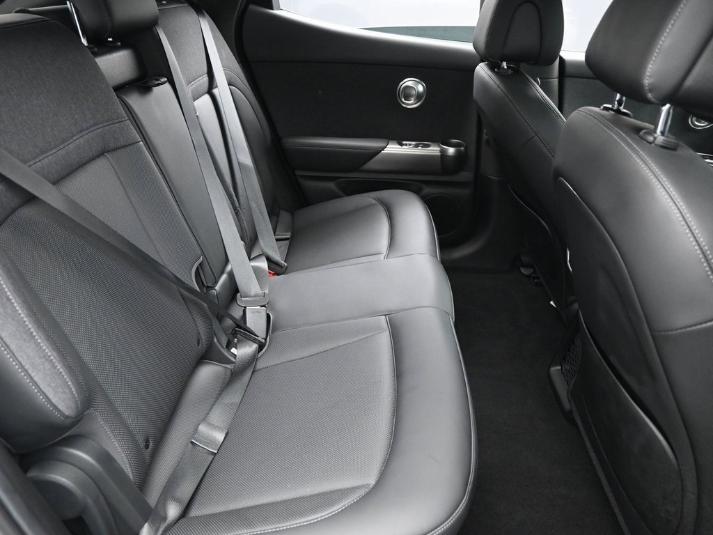 Used 2025 Genesis GV60 RWD image 34