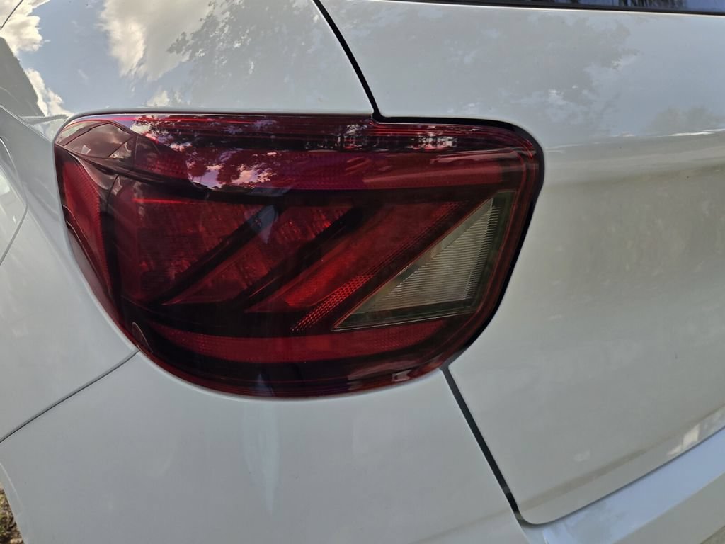 Used 2021 Hyundai Venue SEL w/ Premium Package FWD image 7