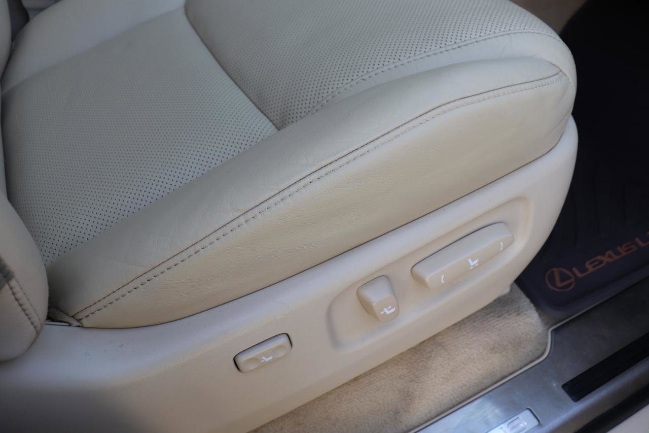 Used 2014 Lexus LX 570 4WD image 28