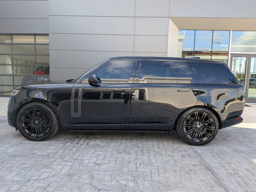 Certified 2024 Land Rover Range Rover Long Wheelbase SE AWD/4WD image 3