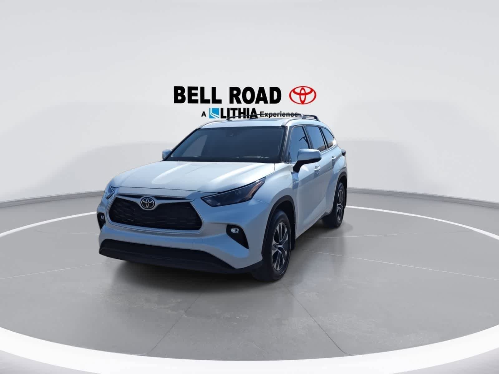 Certified 2025 Toyota Highlander XLE AWD/4WD image 3