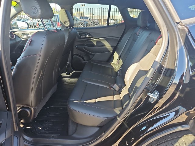 Used 2025 Chevrolet Trax RS w/ Sunroof Package FWD image 26