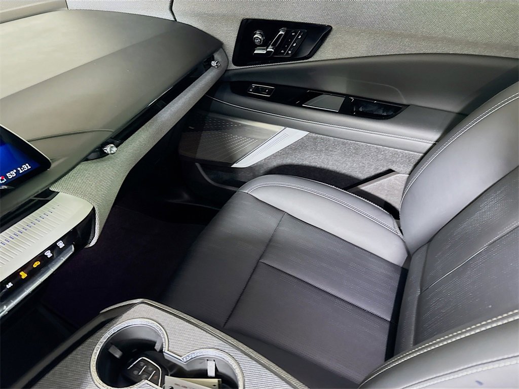 Certified 2025 Cadillac Optiq Luxury 2 image 23