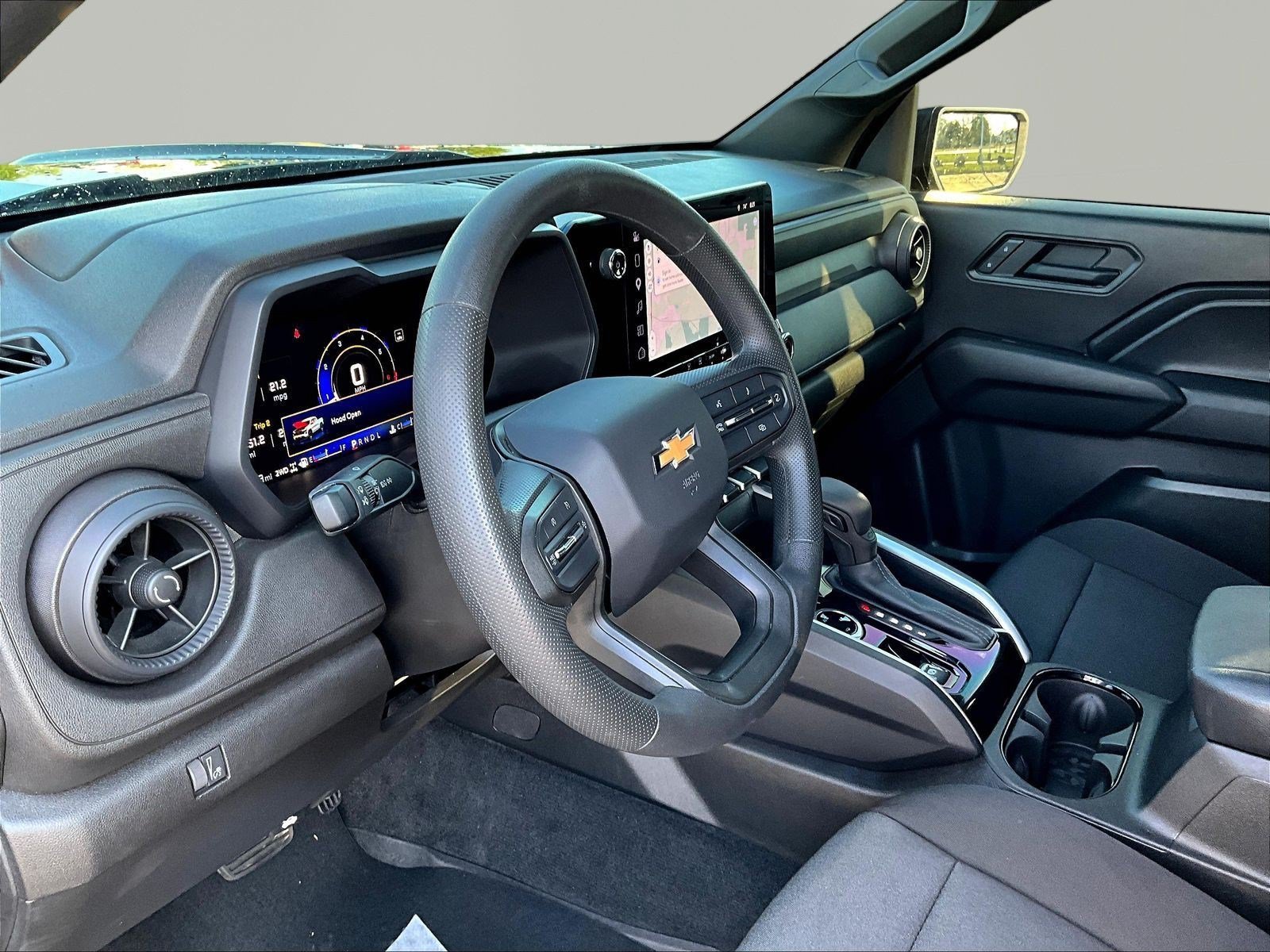 Used 2025 Chevrolet Colorado W/T AWD/4WD image 18