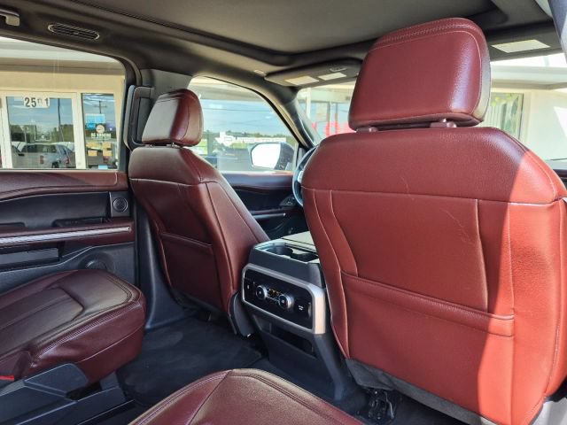 Used 2024 Ford Expedition Limited RWD image 18