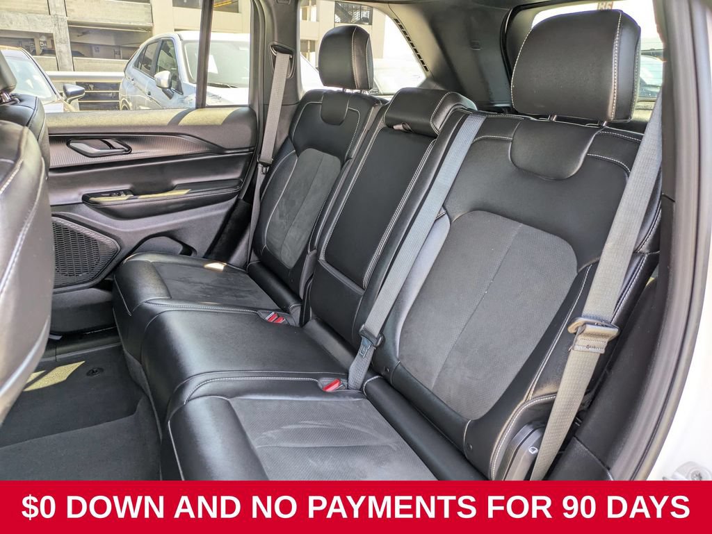 Used 2025 Jeep Grand Cherokee Altitude AWD/4WD image 24