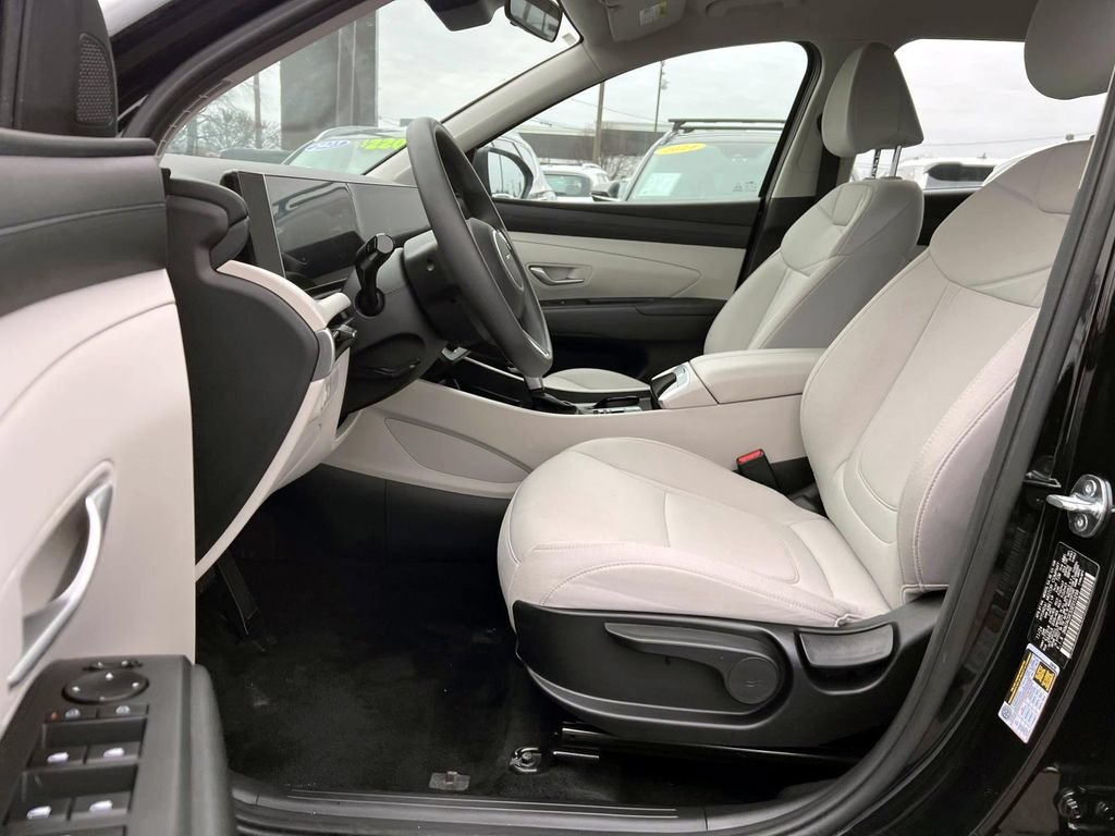 Certified 2025 Hyundai Tucson SE AWD/4WD image 8
