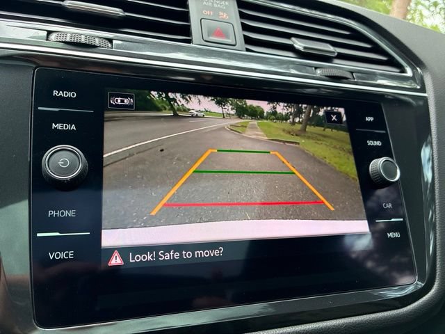 Used 2022 Volkswagen Tiguan SE R-Line FWD image 32