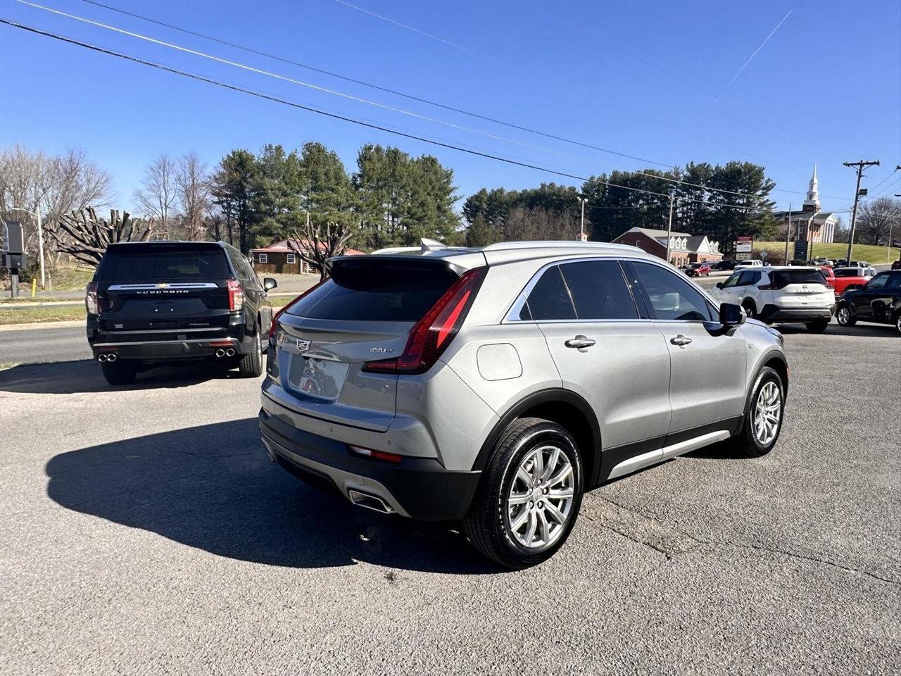 Used 2023 Cadillac XT4 Premium Luxury image 6