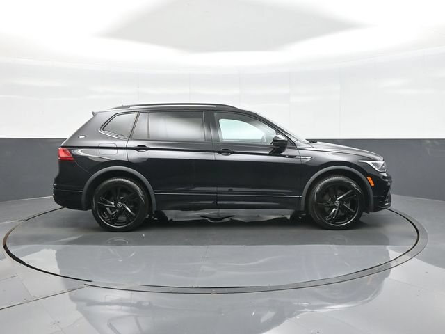 Used 2023 Volkswagen Tiguan SE R-Line FWD image 8
