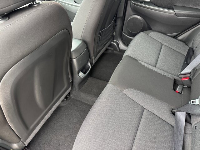 Used 2023 Hyundai Kona SE image 17