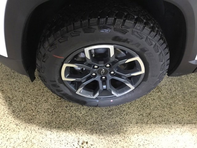 New 2026 Chevrolet Equinox ACTIV w/ Convenience Package III image 9