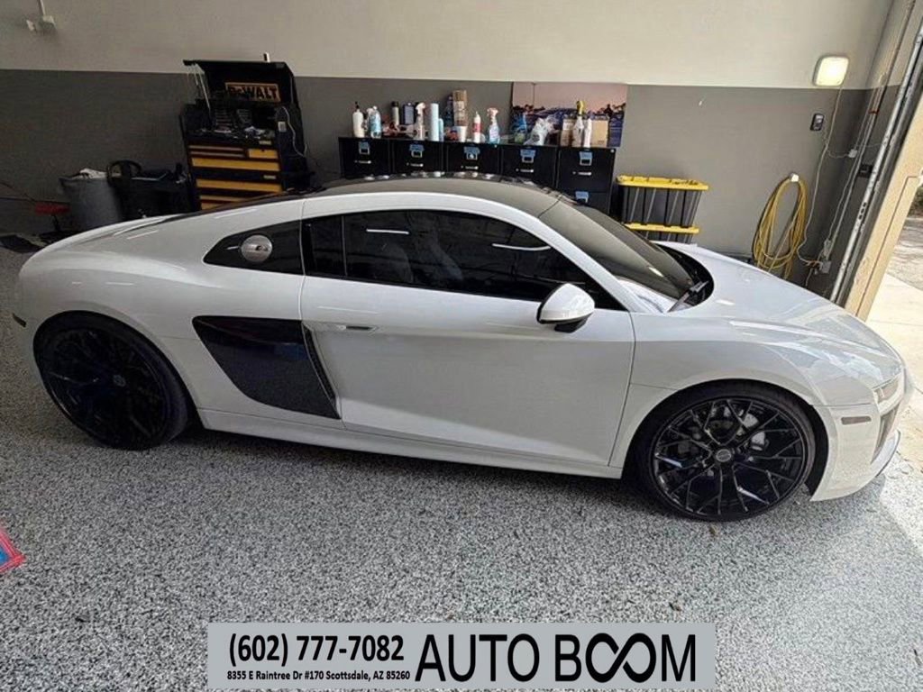 Used 2017 Audi R8 V10 AWD/4WD video 1