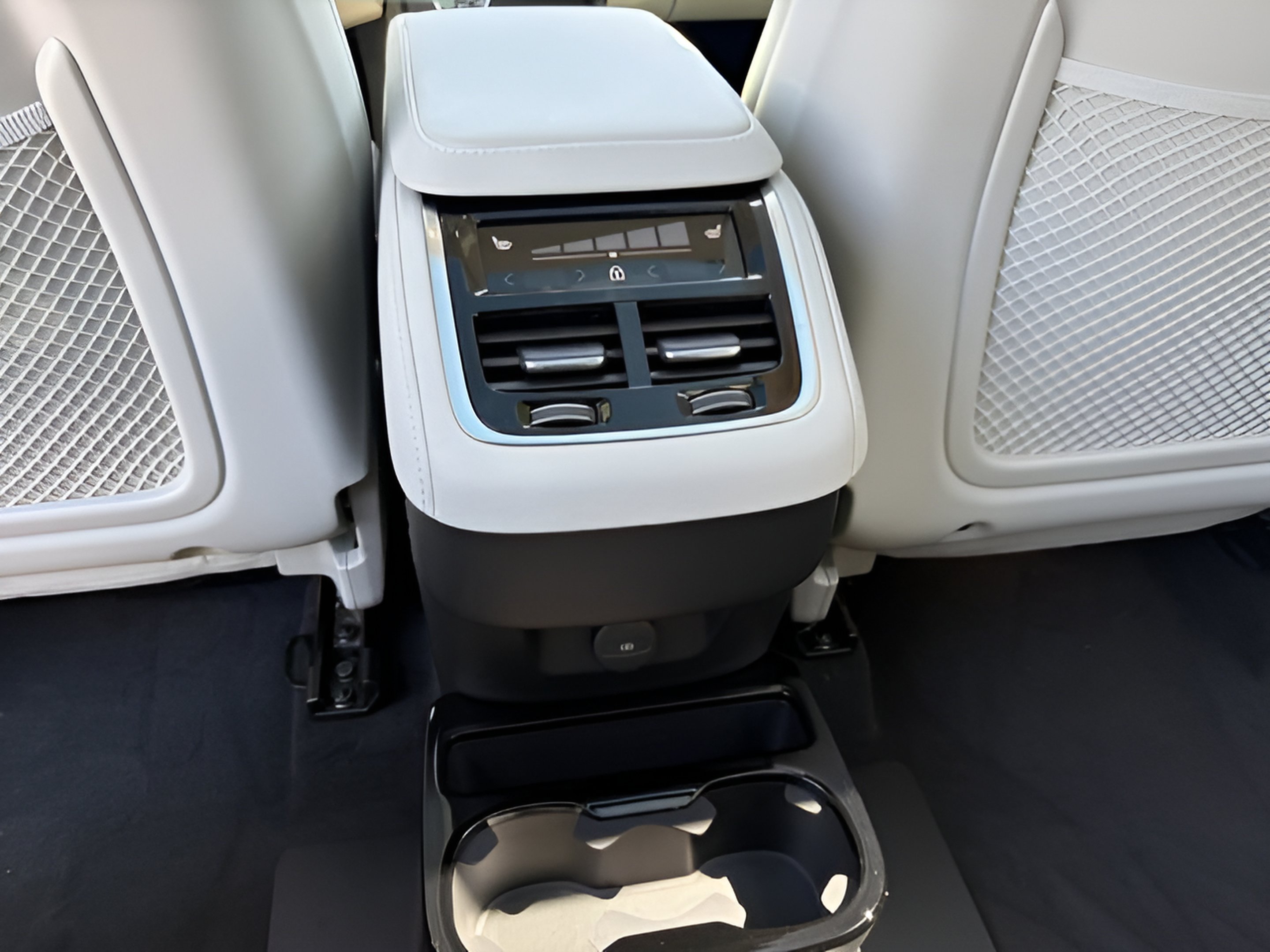New 2026 Volvo XC90 B5 Ultra w/ Protection Package Premier AWD/4WD image 27