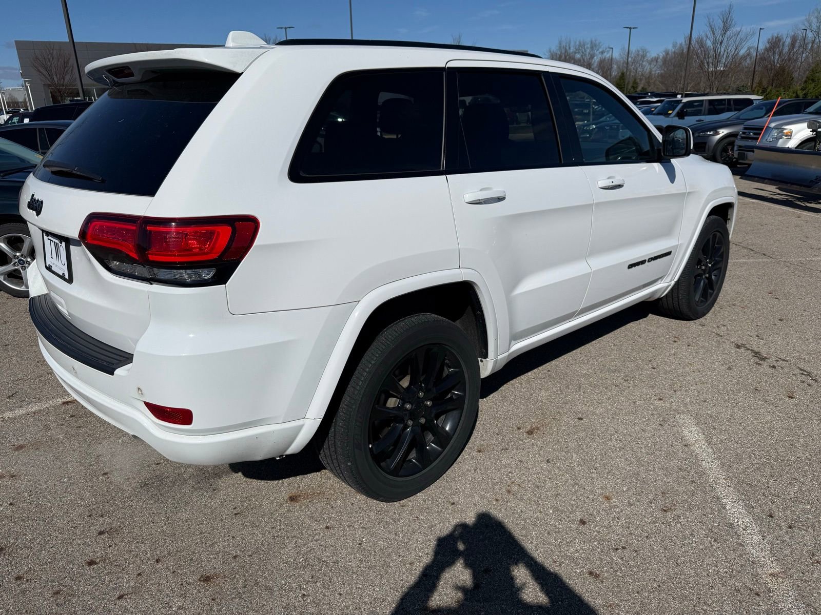 Used 2020 Jeep Grand Cherokee Altitude image 5