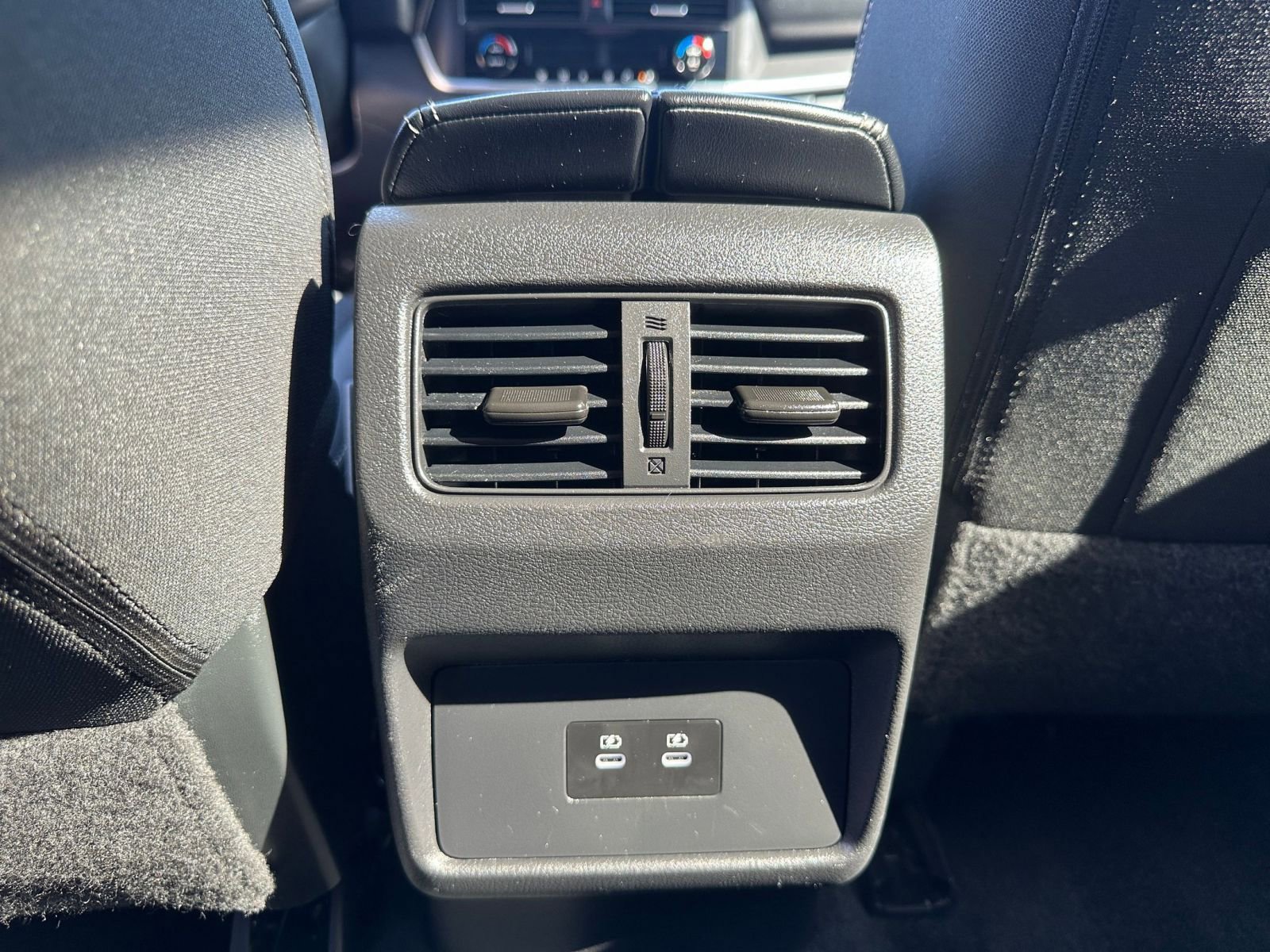 Used 2025 Nissan Rogue SV image 24