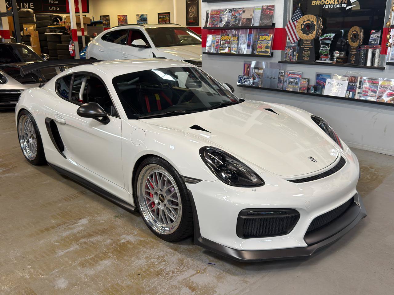 Used 2016 Porsche Cayman GT4 RWD image 4