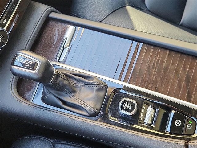 Used 2019 Volvo XC90 T6 Momentum w/ Advanced Package image 16