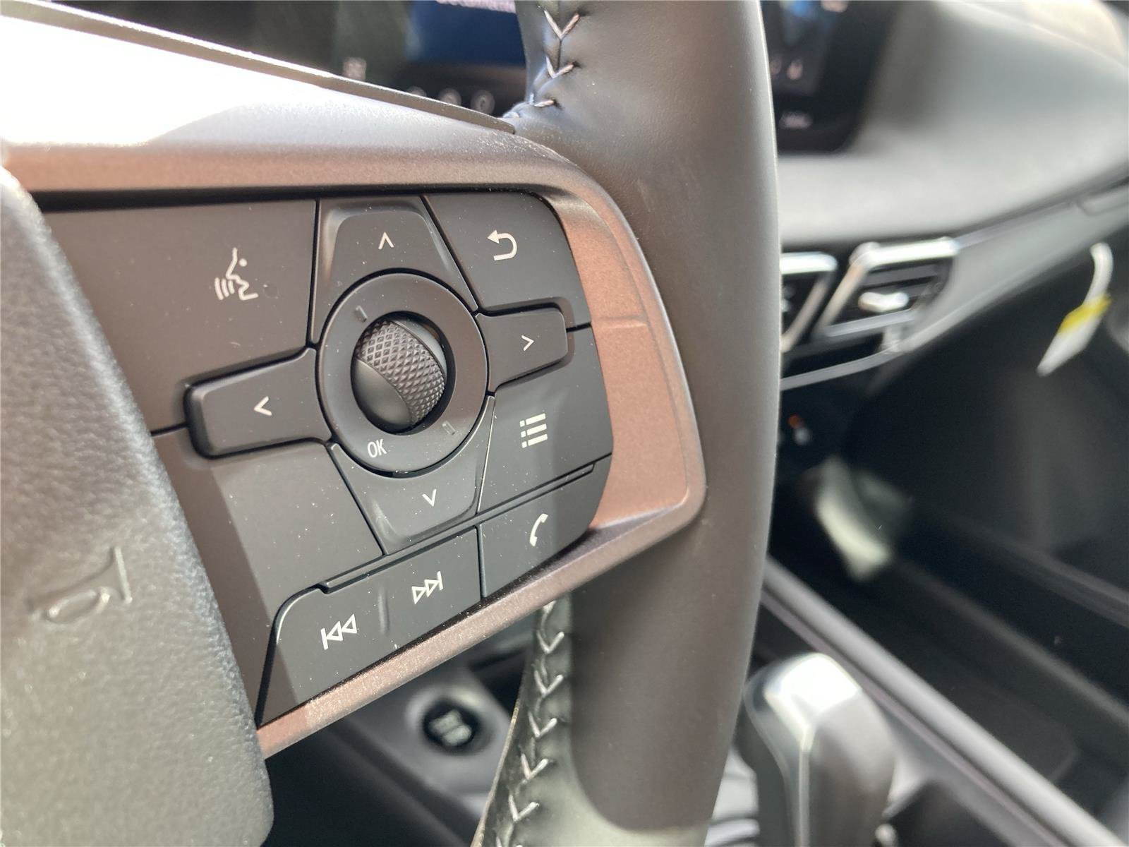 New 2026 Nissan Sentra SV w/ SV Convenience Package FWD image 20