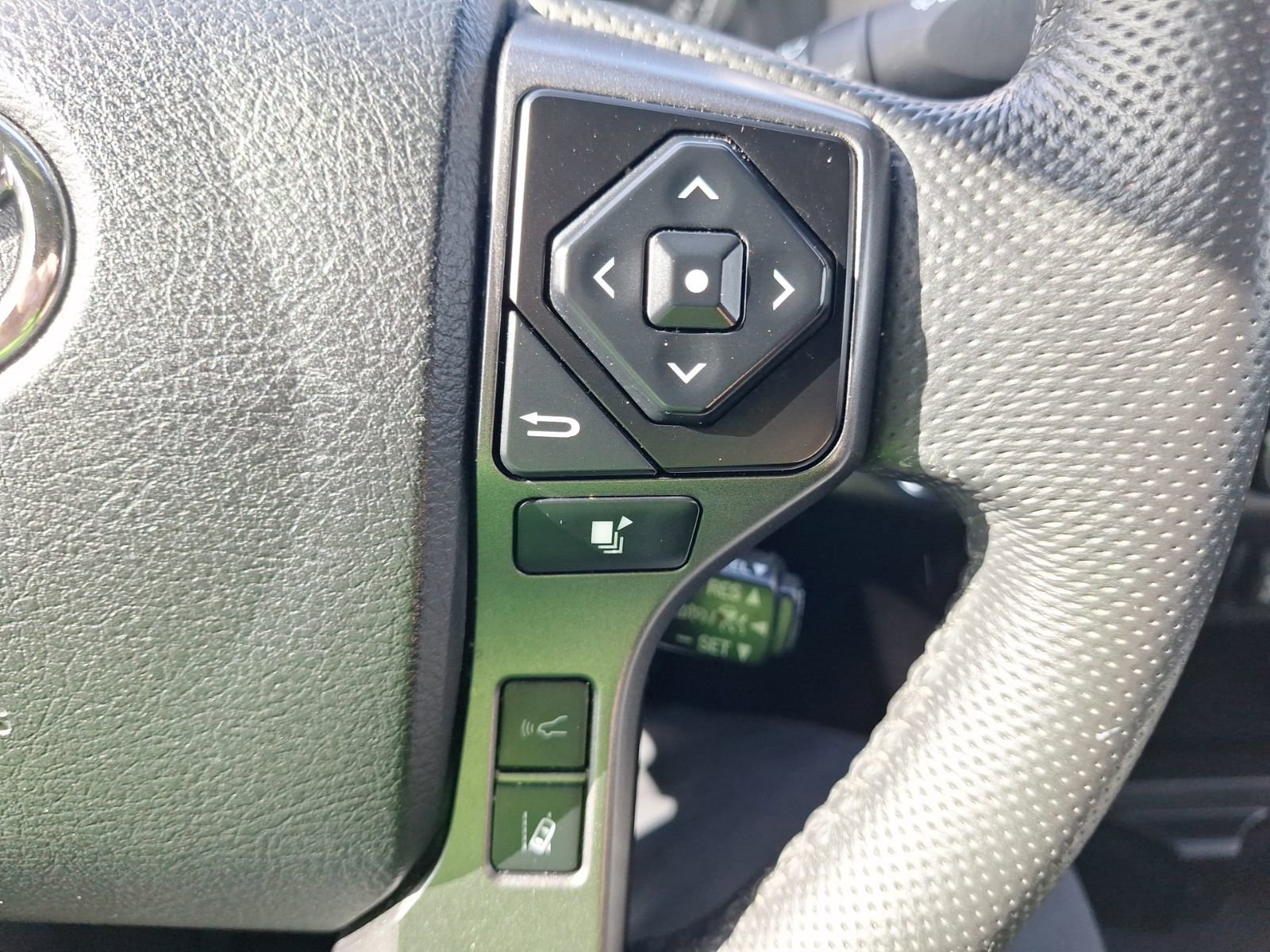 Used 2023 Toyota Tacoma TRD Sport AWD/4WD image 21