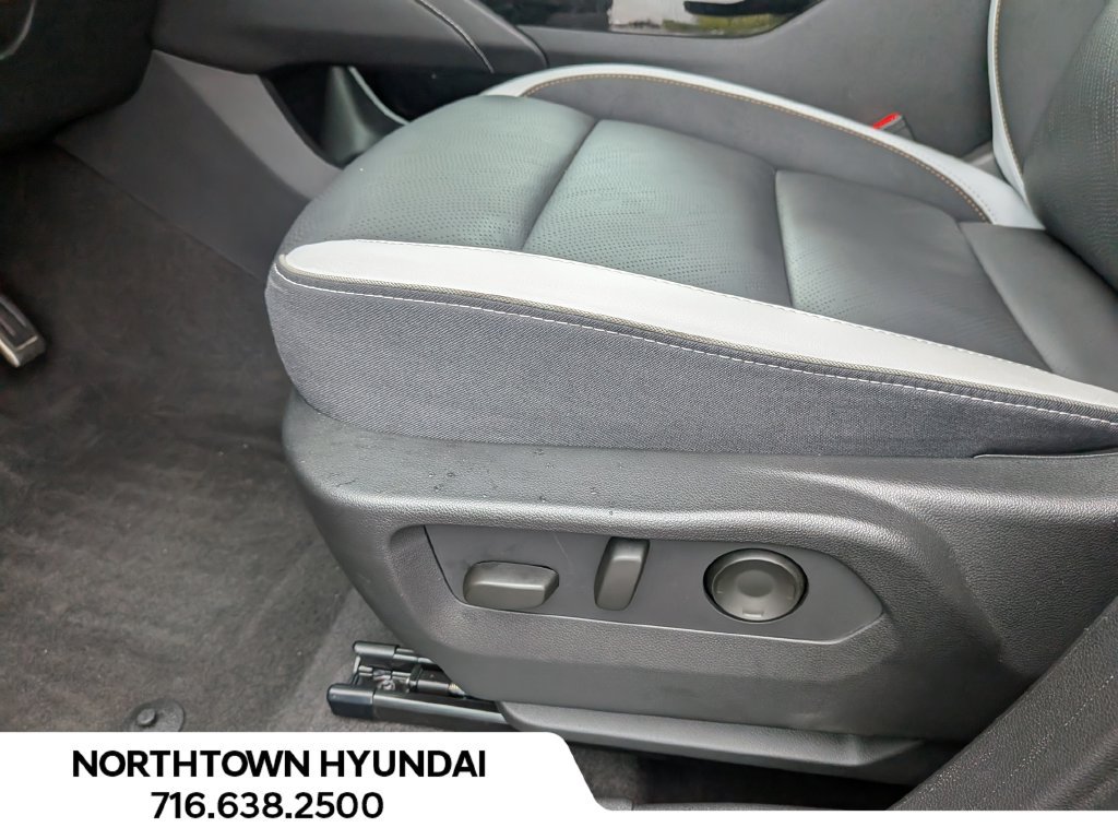 Used 2025 Buick Envision Sport Touring AWD/4WD image 28