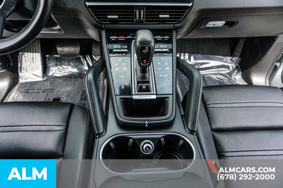 Used 2023 Porsche Cayenne AWD/4WD image 40