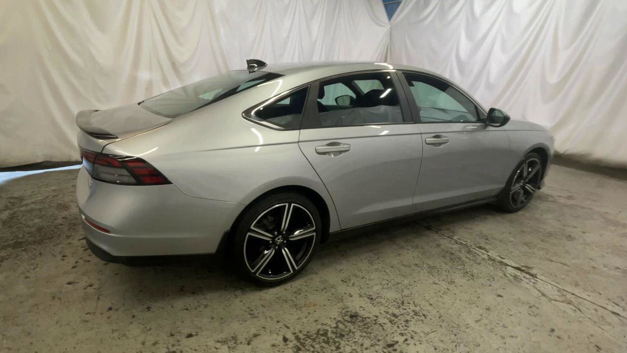 Used 2023 Honda Accord Sport image 8