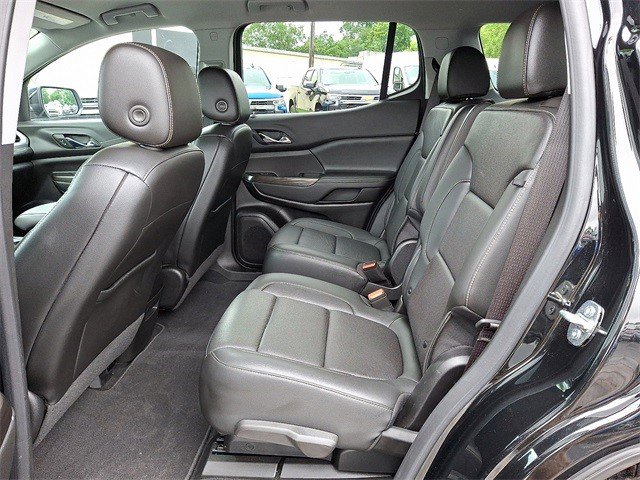 Certified 2023 GMC Acadia SLT w/ Preferred Package image 9