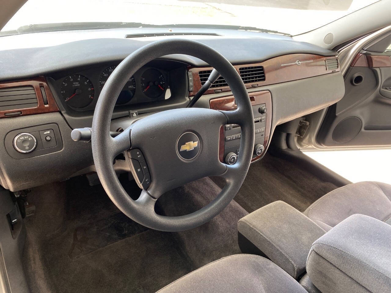 Used 2007 Chevrolet Impala LS FWD image 25