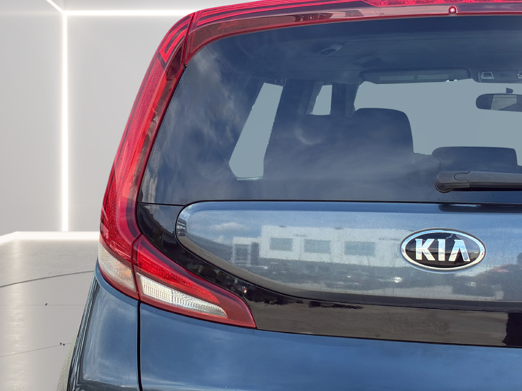 Used 2020 Kia Soul LX FWD image 28