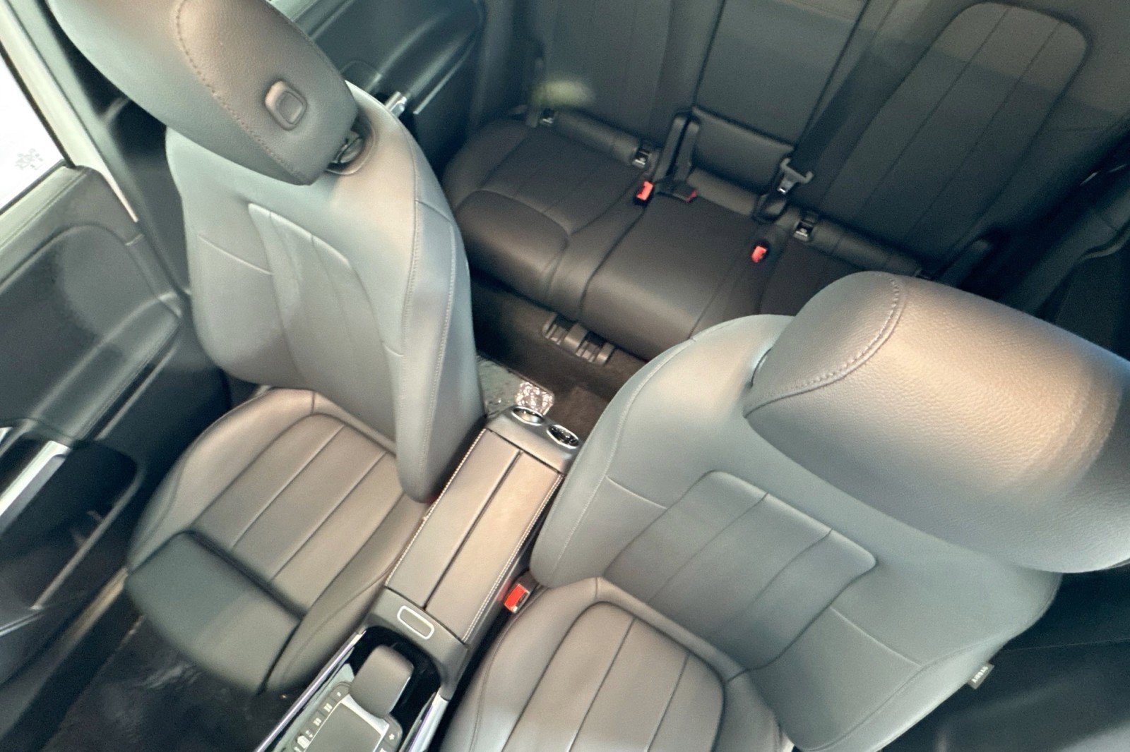 Certified 2023 Mercedes-Benz GLB 250 w/ Premium Package image 19