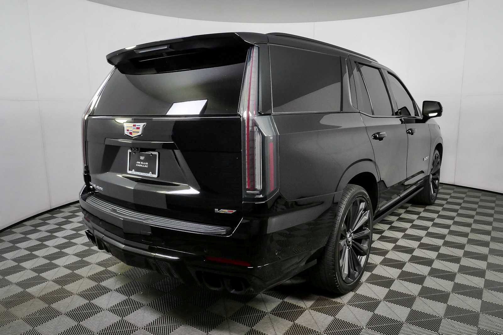 Certified 2025 Cadillac Escalade V AWD/4WD image 3