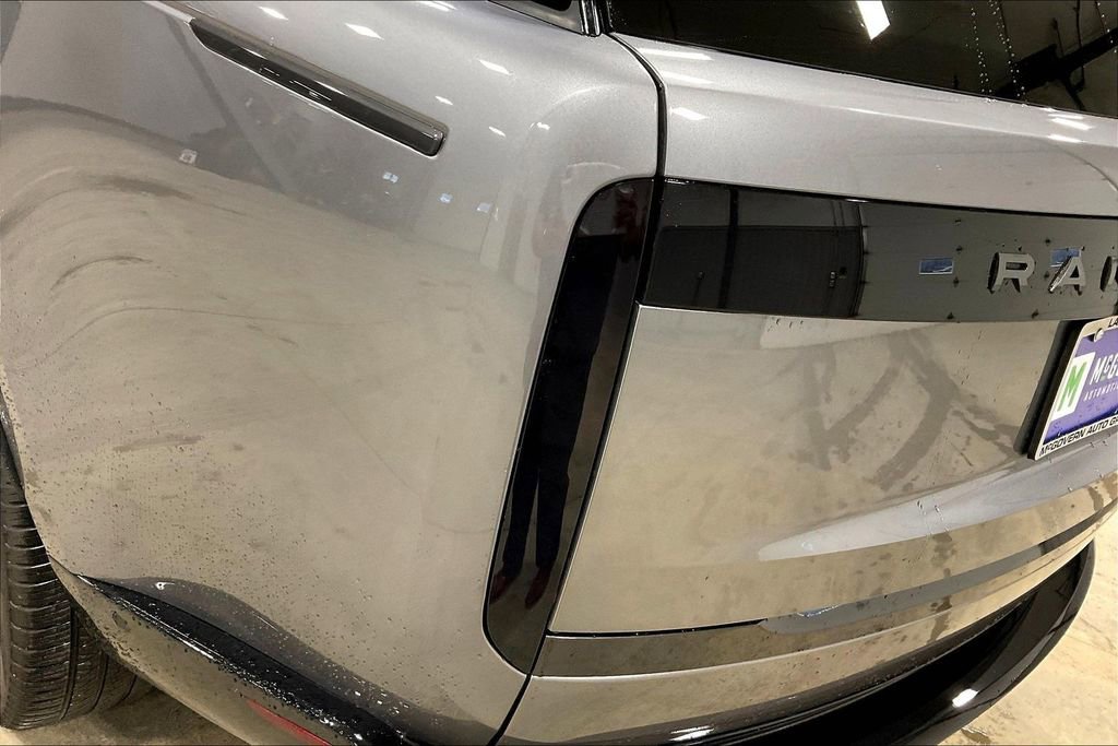 Used 2024 Land Rover Range Rover SE image 23