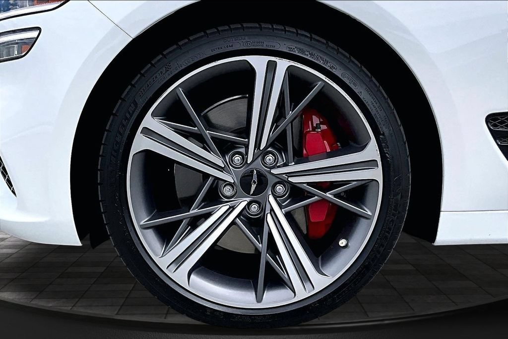 Used 2024 Genesis G70 3.3T Advanced RWD image 32
