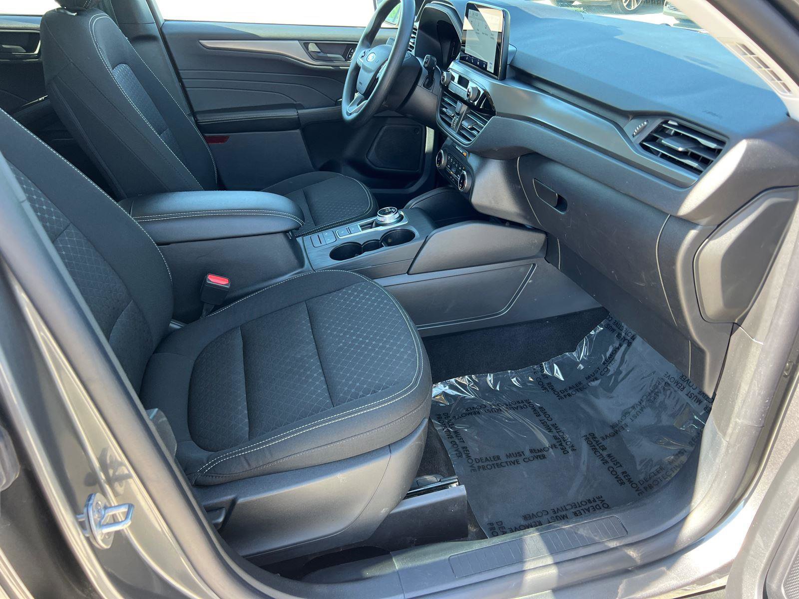 Used 2025 Ford Escape Active AWD/4WD image 13