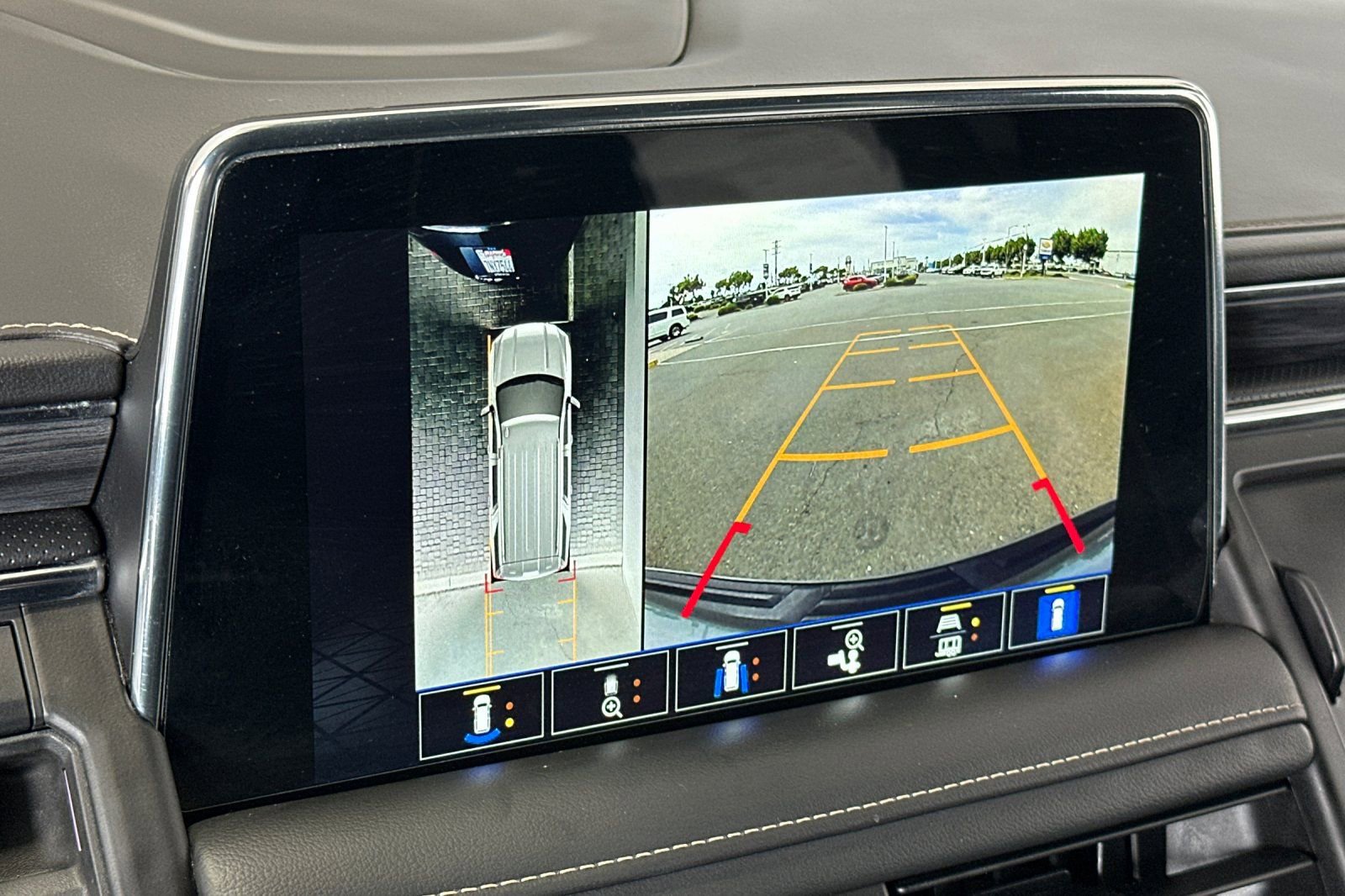 Used 2022 GMC Yukon XL SLT w/ SLT Luxury Package RWD image 20