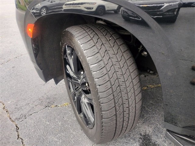 Used 2023 Chevrolet Suburban High Country image 14