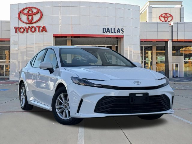 Used 2025 Toyota Camry LE FWD image 1