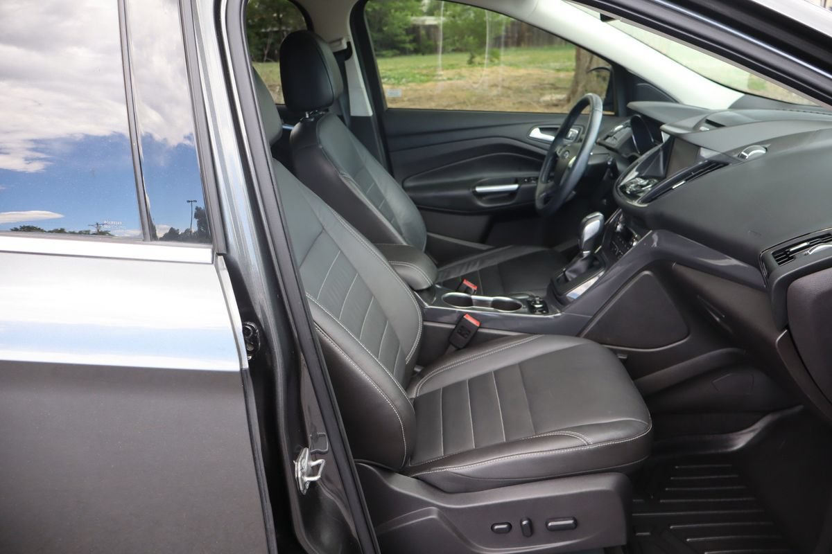 Used 2015 Ford Escape Titanium w/ Equipment Group 301A AWD/4WD image 22