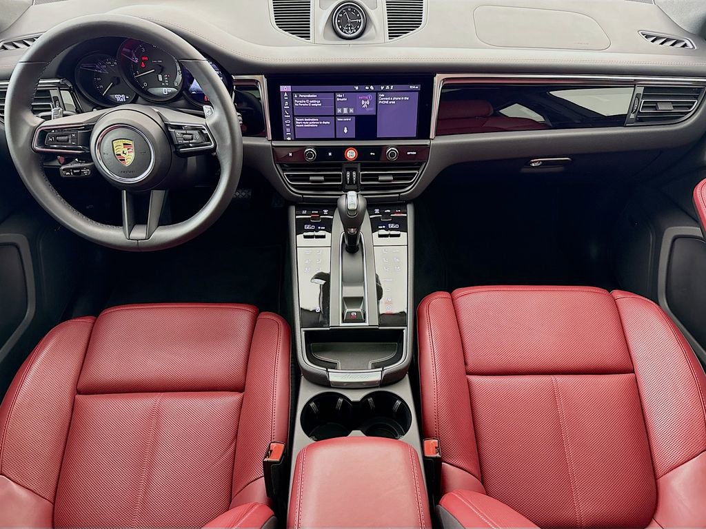 Certified 2025 Porsche Macan image 28