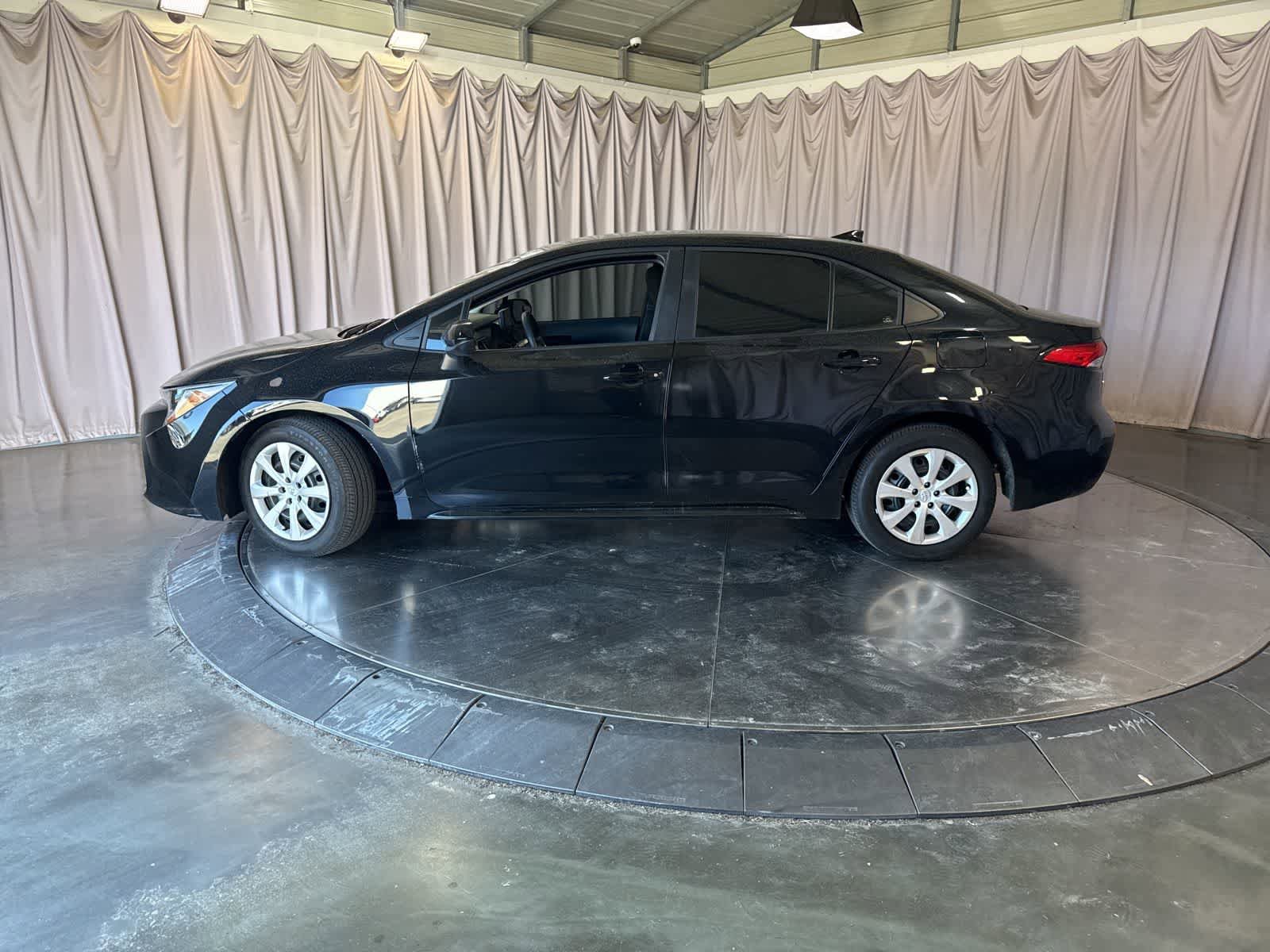 Used 2025 Toyota Corolla LE FWD image 8